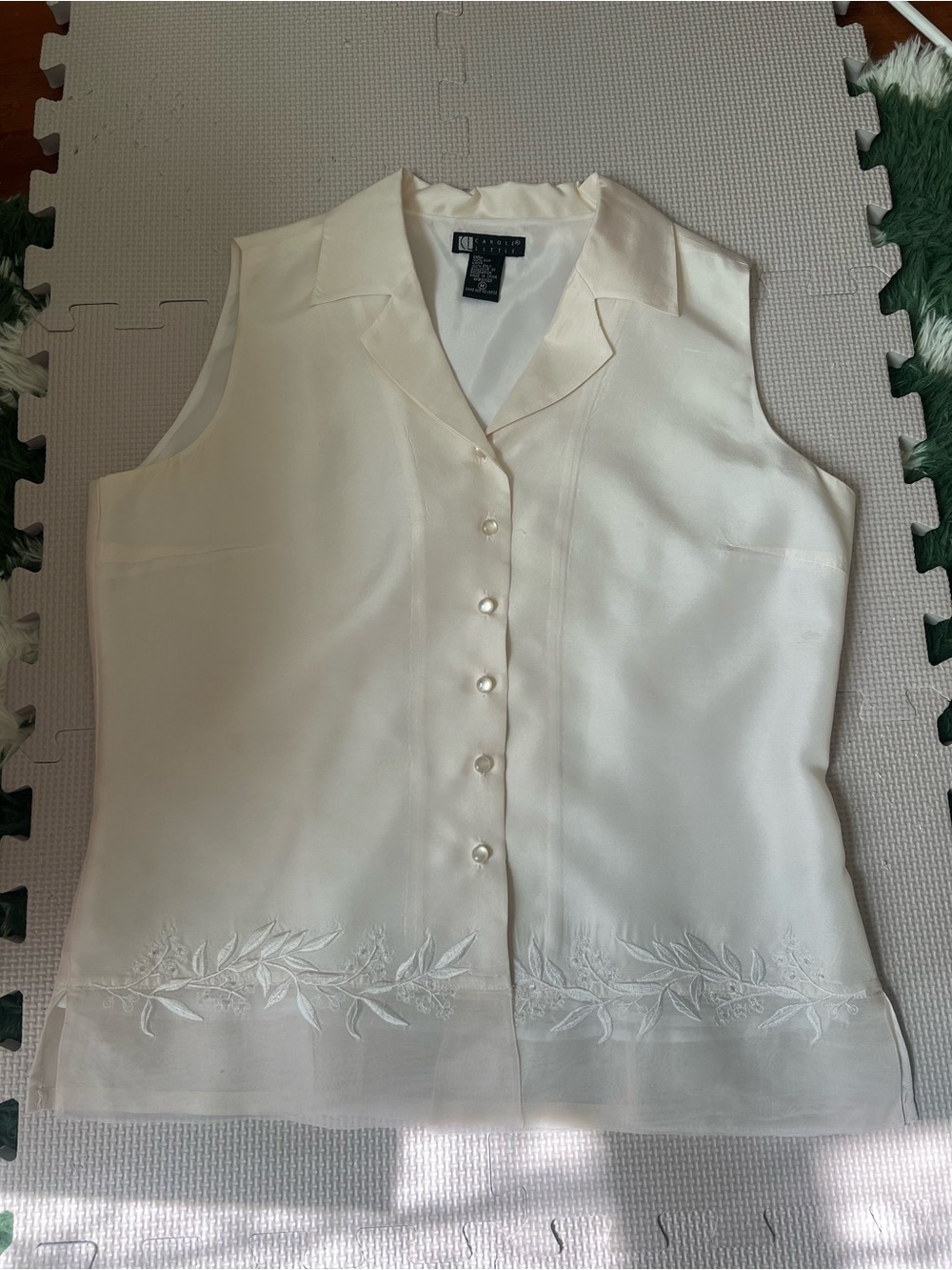 Carole Little Cream Sleeveless Button-Front Camisole with Embroidered Hem
